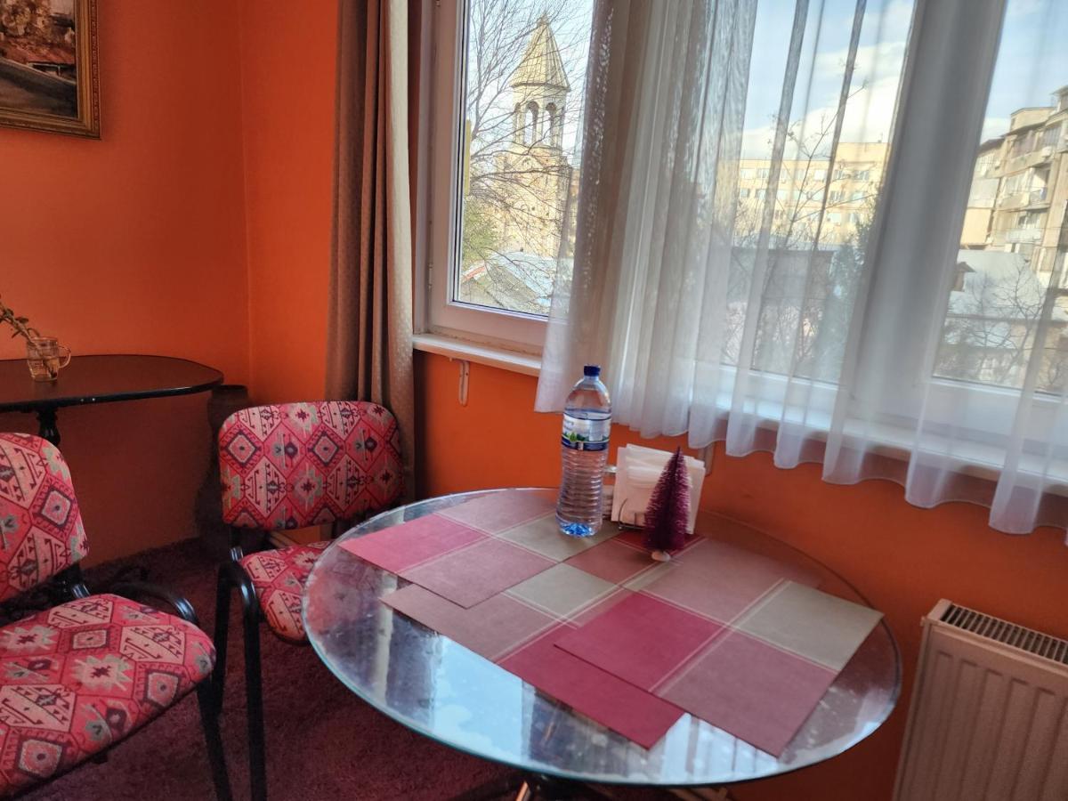 10 Baratashvili St ティビリシ エクステリア 写真